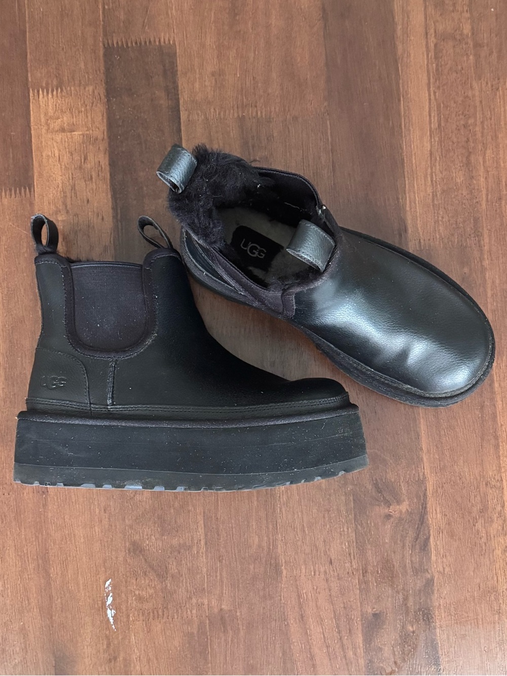 UGG Neumel Platform Chelsea Boot